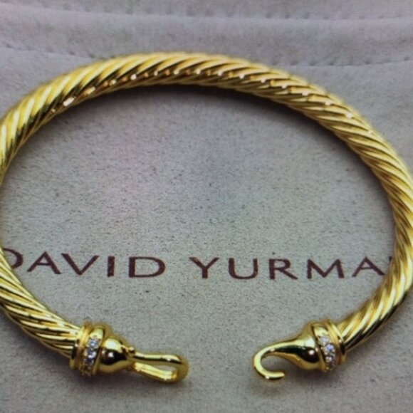 Distinctive Gold-Tone Cable Bracelet with Sparkling Crystal Tips - Picture 3 of 5